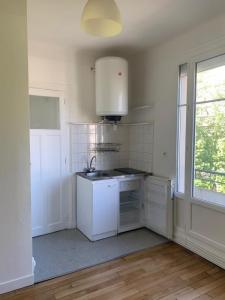 For rent Rennes 2 rooms 33 m2 Ille et vilaine (35000) photo 2