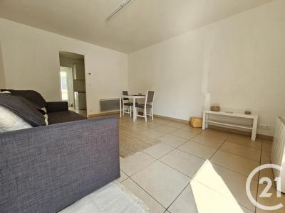 For rent Saint-just-en-chaussee 2 rooms 42 m2 Oise (60130) photo 1