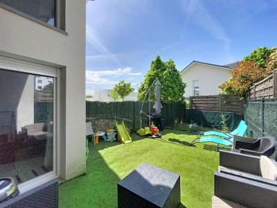 For sale Grigny 4 rooms 98 m2 Rhone (69520) photo 4