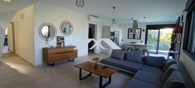 For sale Saint-pierre 4 rooms 102 m2 Reunion (97410) photo 0