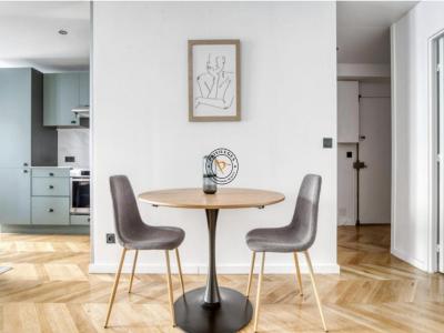 Louer Appartement Paris-16eme-arrondissement 2400 euros