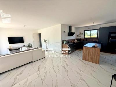 For sale Saint-martin-de-crau 4 rooms 103 m2 Bouches du Rhone (13310) photo 1