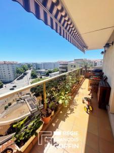 For rent Lyon-7eme-arrondissement 4 rooms 99 m2 Rhone (69007) photo 2