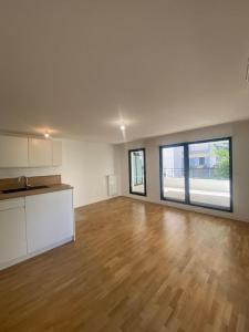 For rent Issy-les-moulineaux 4 rooms 74 m2 Hauts de Seine (92130) photo 0