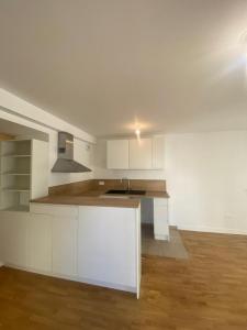For rent Issy-les-moulineaux 4 rooms 74 m2 Hauts de Seine (92130) photo 1