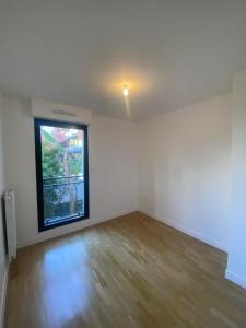 For rent Issy-les-moulineaux 4 rooms 74 m2 Hauts de Seine (92130) photo 4