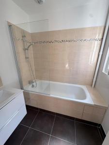 For rent Paris-12eme-arrondissement 2 rooms 52 m2 Paris (75012) photo 3