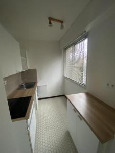 For rent Puteaux 1 room 28 m2 Hauts de Seine (92800) photo 4