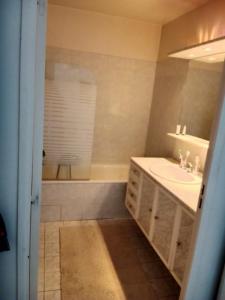 Louer Appartement 35 m2 Saint-laurent-du-var