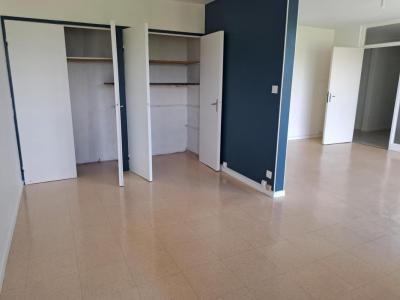 For rent Roche-la-moliere 4 rooms 81 m2 Loire (42230) photo 4