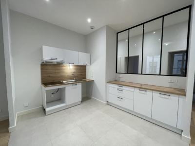For rent Lyon-4eme-arrondissement 4 rooms 93 m2 Rhone (69004) photo 2