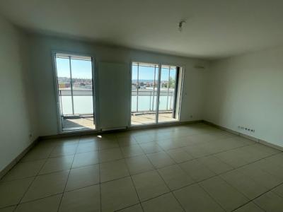 For rent Clermont-ferrand 2 rooms 47 m2 Puy de dome (63100) photo 3