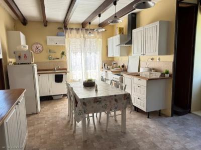 For sale Brettes RUFFEC 9 rooms 179 m2 Charente (16240) photo 3