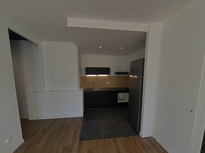For rent Lyon-7eme-arrondissement 2 rooms 52 m2 Rhone (69007) photo 1