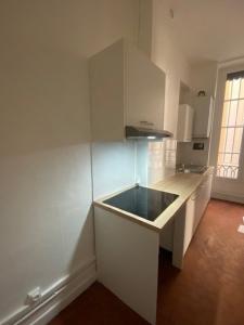 For rent Lyon-5eme-arrondissement 4 rooms 111 m2 Rhone (69005) photo 2