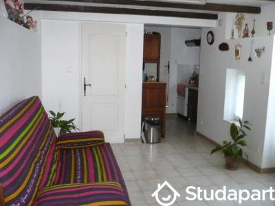 For rent Luynes 1 room 25 m2 Bouches du Rhone (13080) photo 2