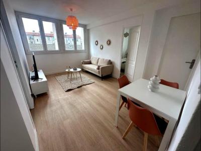 For rent Marseille-8eme-arrondissement 4 rooms 60 m2 Bouches du Rhone (13008) photo 0