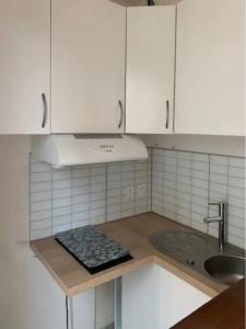 For rent Bordeaux 2 rooms 33 m2 Gironde (33000) photo 1