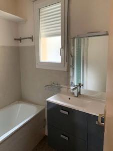 For rent Bordeaux 2 rooms 33 m2 Gironde (33000) photo 2
