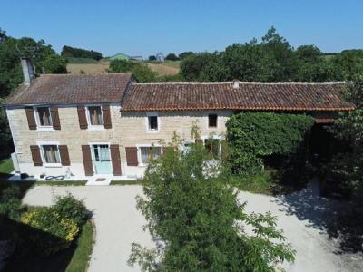 For sale RUFFEC 9 rooms 179 m2 Charente (16240) photo 0