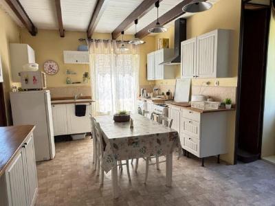 For sale RUFFEC 9 rooms 179 m2 Charente (16240) photo 3