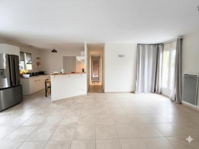 For sale 4 rooms 93 m2 Gironde (33750) photo 0