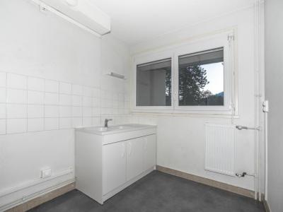 Louer Appartement 67 m2 Matour