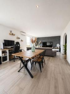 For sale Marignane 5 rooms 128 m2 Bouches du Rhone (13700) photo 1