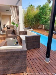 For sale Villeneuve-de-la-raho 6 rooms 151 m2 Pyrenees orientales (66180) photo 2