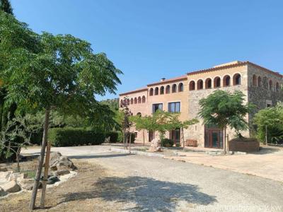 For sale Perpignan 15 rooms 1050 m2 Pyrenees orientales (66000) photo 3