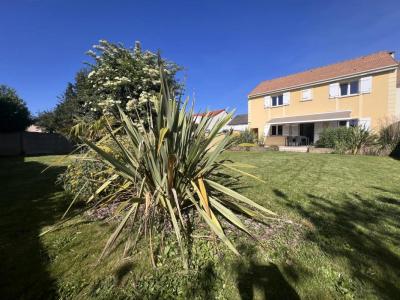 For sale Clayes-sous-bois 6 rooms 137 m2 Yvelines (78340) photo 0