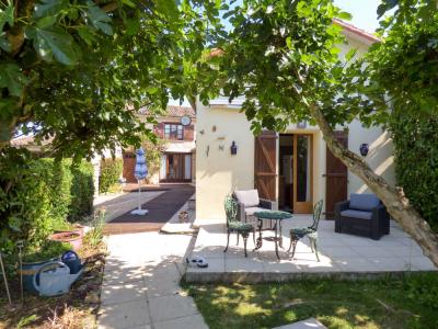 For sale Pamproux 6 rooms 183 m2 Deux sevres (79800) photo 2
