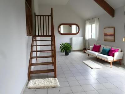 Louer Maison 69 m2 Saint-julien-du-sault