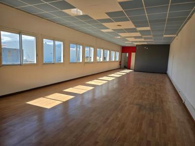 Louer Local commercial 106 m2 Saint-pierre