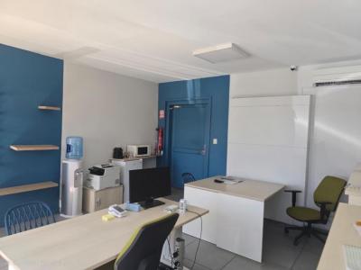 Louer Commerce 400 m2 Saint-pierre