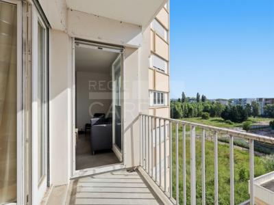 For sale Villeurbanne 4 rooms 67 m2 Rhone (69100) photo 2