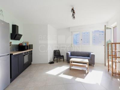 For sale Villeurbanne 4 rooms 67 m2 Rhone (69100) photo 3