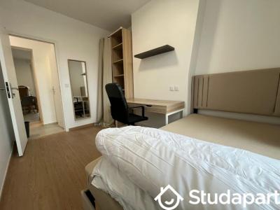 For rent Courbevoie 1 room 10 m2 Hauts de Seine (92400) photo 0