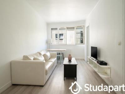 Louer Appartement 40 m2 Paris-16eme-arrondissement