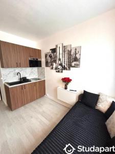 For rent Paris-16eme-arrondissement 1 room 12 m2 Paris (75016) photo 0