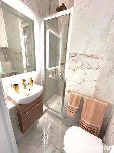 Louer Appartement 12 m2 Paris-16eme-arrondissement