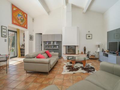 For sale SAINT JULIEN   7 rooms 200 m2 Bouches du Rhone (13012) photo 2