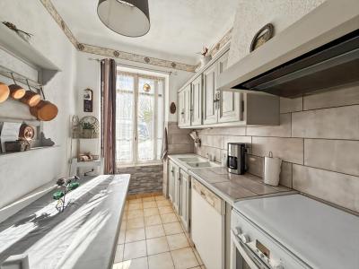 For sale Eyragues 5 rooms 111 m2 Bouches du Rhone (13630) photo 2
