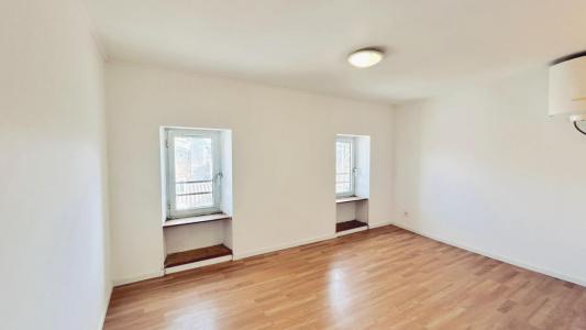 For rent Blaye 1 room 21 m2 Gironde (33390) photo 0