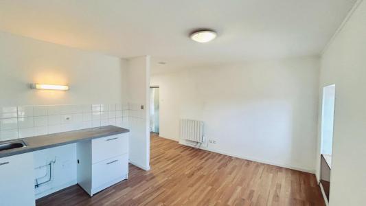 For rent Blaye 1 room 21 m2 Gironde (33390) photo 1
