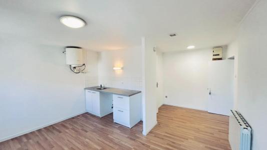 For rent Blaye 1 room 21 m2 Gironde (33390) photo 3
