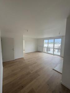 For sale Morainvilliers 4 rooms 84 m2 Yvelines (78630) photo 1