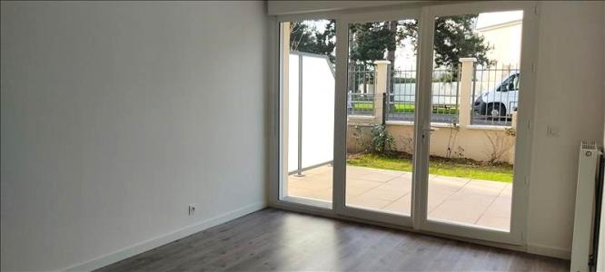 For rent Sainte-genevieve-des-bois 2 rooms 45 m2 Essonne (91700) photo 0