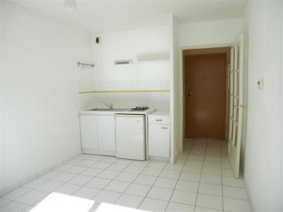 For rent Nantes 1 room 23 m2 Loire atlantique (44000) photo 0