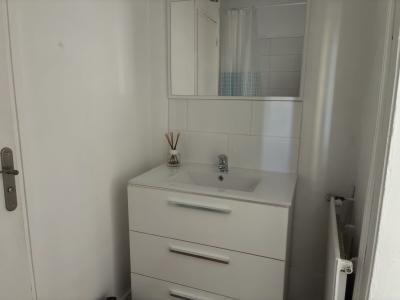 Louer Appartement  385 euros
